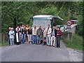 Pozvaní hosté před autobusovým spojem na mostě přes Střelu v Rabštejně; foto Ondřej Fábera